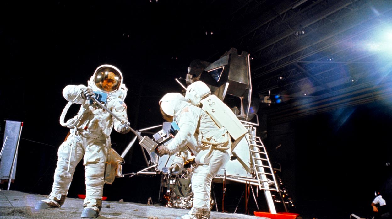 Vídeo: El ministro de Ciencia, Pedro Duque, respondió a Iker Casillas a través de Twitter