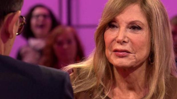 «Hechos Reales» destapa el romance entre Pilar Eyre y  Julio Iglesias: «Me sedujo semidesnudo»