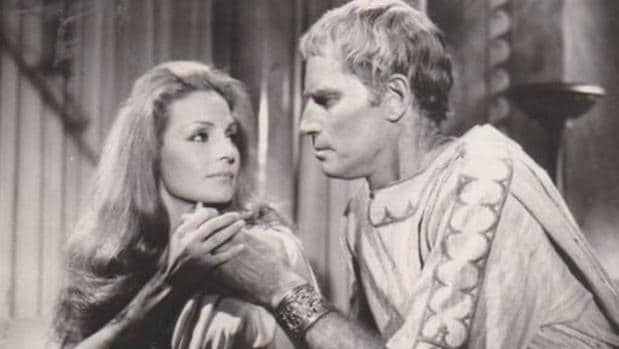 El amor imposible entre Charlton Heston y Carmen Sevilla: el día que la española le paró los pies al Cid americano
