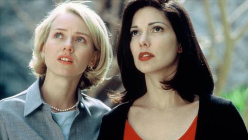 Naomi Watts y Laura Elena Harring, en Mulholland Drive.
