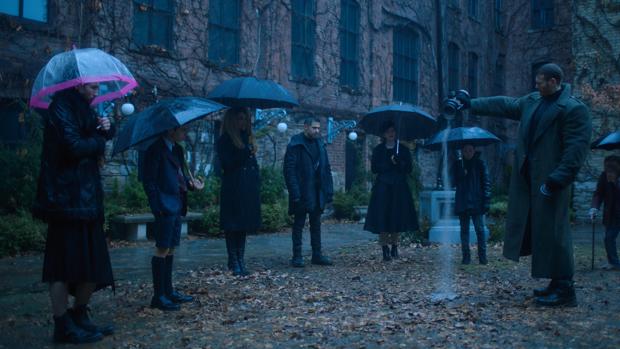 Así es «The Umbrella Academy», la nueva historia de Netflix que te encogerá el corazón