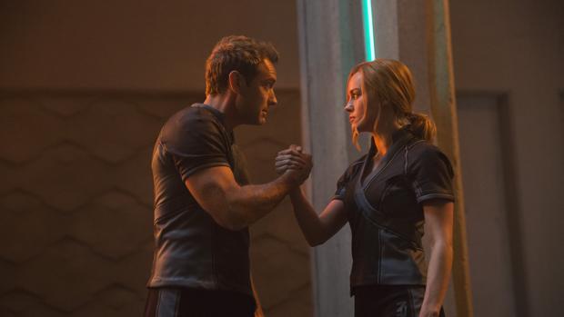 Adelanto en primicia de una escena de Capitana Marvel: el tenso entrenamiento de Brie Larson con Jude Law