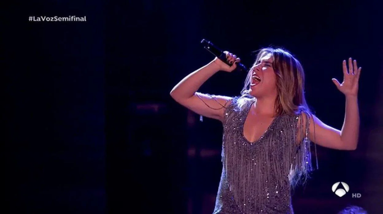 Un momento de la actuación de Viki Lafuente en la semifinal de «La Voz»
