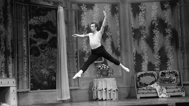 Rudolf Nureyev, un Ícaro abrasado por la vida