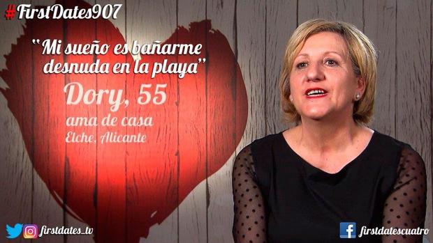 Una comensal llama a su expareja para pedirle consejo en mitad de su cita en «First Dates»