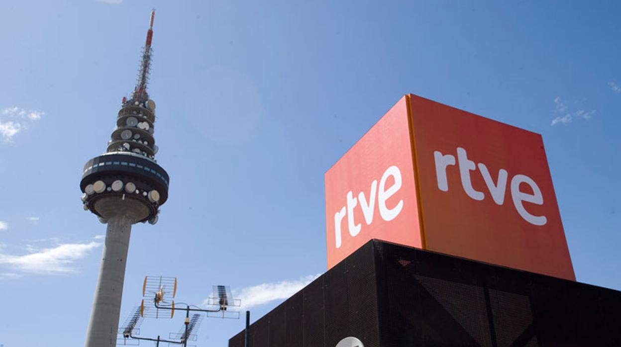 El Gobierno prepara una tasa para que las plataformas como Netflix financien RTVE