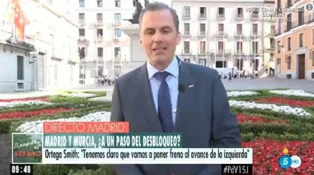 Un espontáneo interrumpe un directo para insultar a Ortega Smith