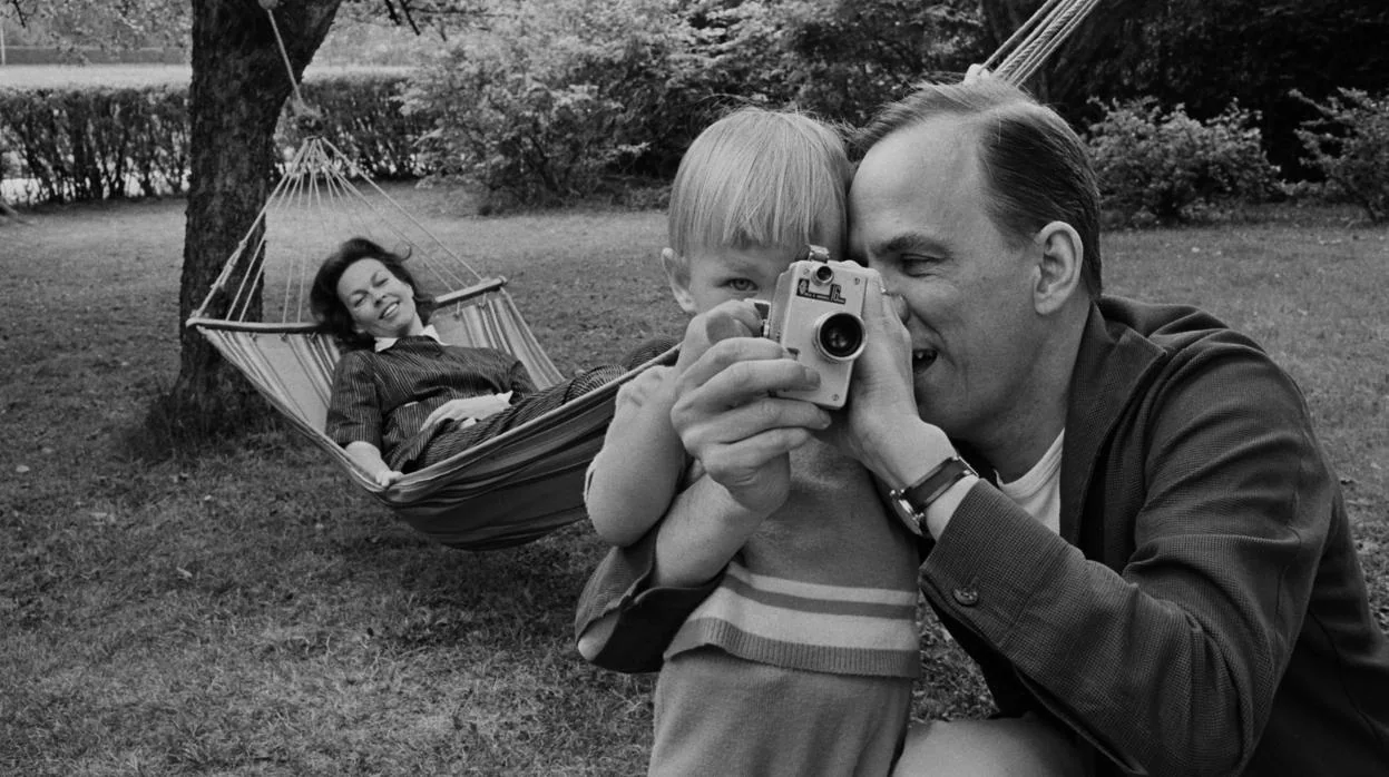 Ingmar Bergman junto a su hijo y su cuarta esposa
