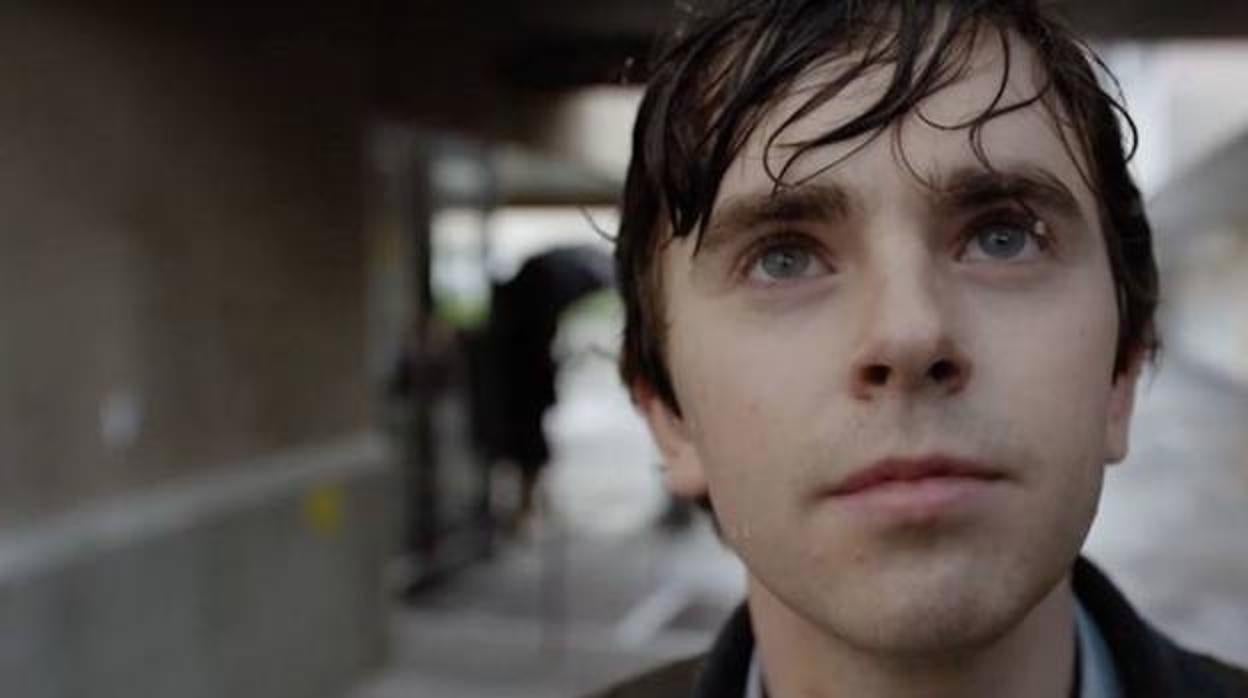 Freddie Highmore es el protagonista de The Good Doctor, en AXN