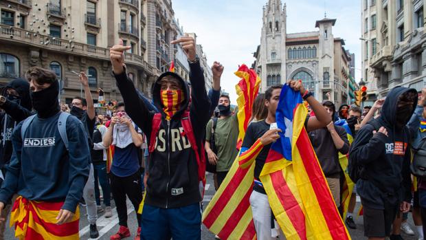 Agreden a dos equipos de TVE durante los disturbios en Barcelona