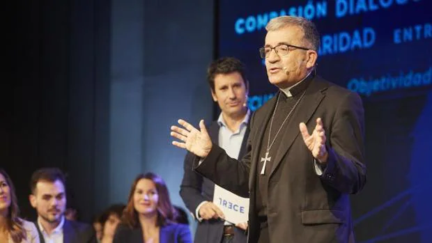 El portavoz de los obispos pide a los futuros periodistas  «ser herejes de la cultura dominante»