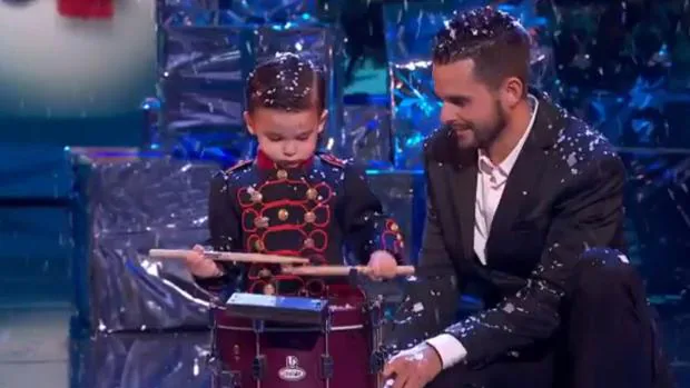 El pequeño Hugo Molina se luce en la final de «Got Talent» y se «inventa» un villancico con su tambor