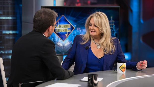 Bonnie Tyler revela cómo una cirugía casi le impide volver a cantar