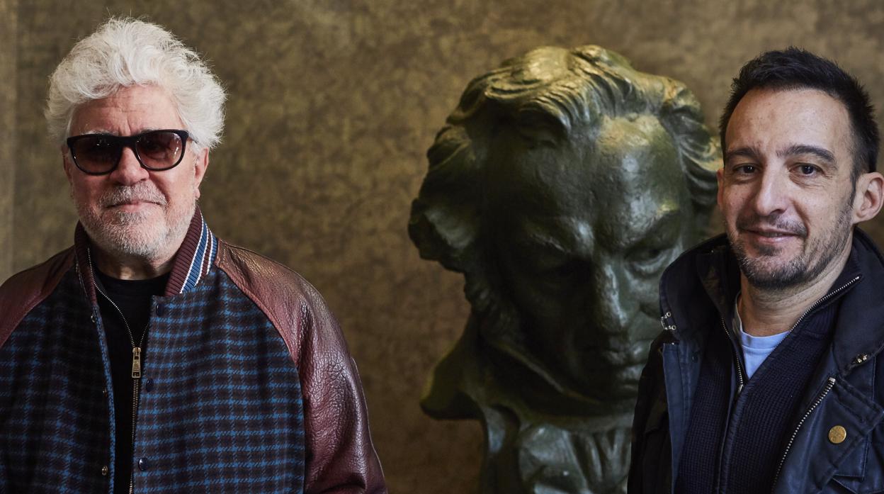 Favoritos a los Goya 2020: Montaje con dos fotografías de Pedro Almodóvar y Alejandro Amenábar en la Academia de Cine
