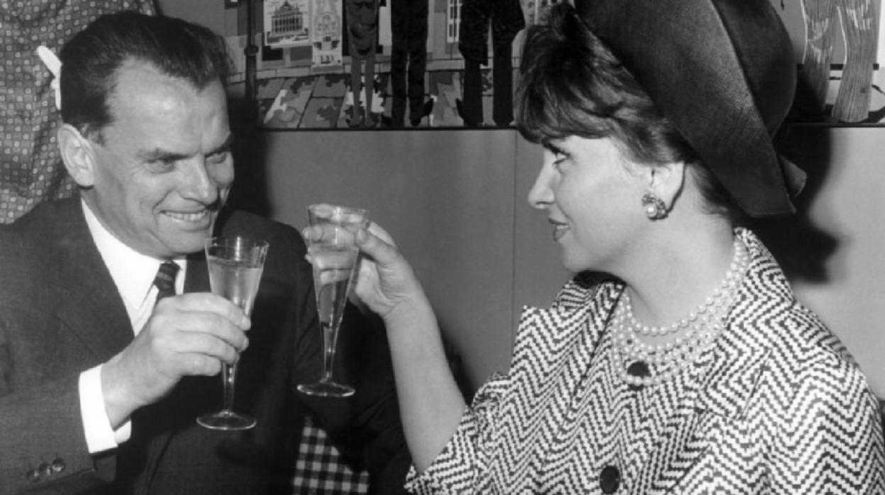 Alfred Bauer, junto a la actriz Gina Lollobrigida