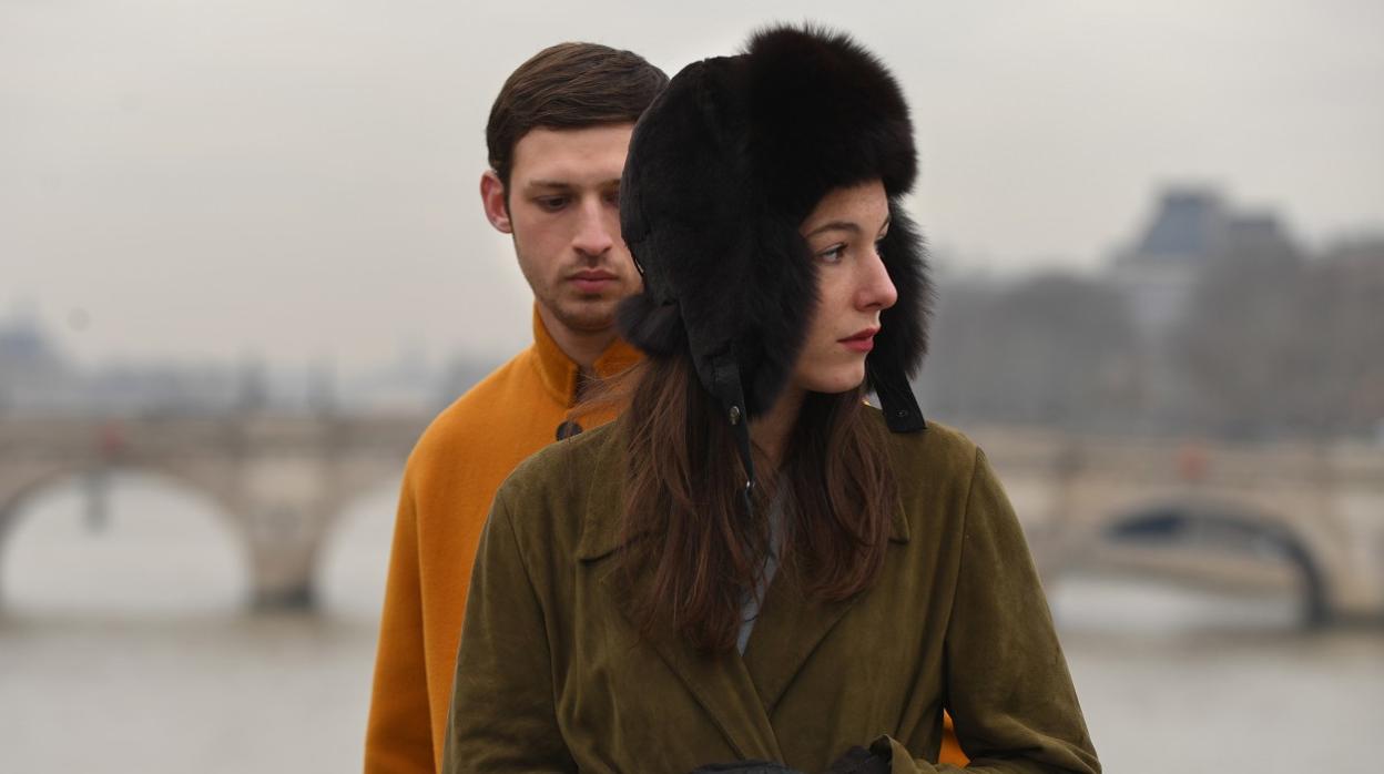 Tom Mercier y Louise Chevillotte, en un fotograma de la película