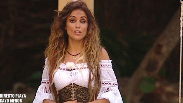 La explicación de Lara Álvarez a su descuido en pleno directo: «La gente es retrasada»