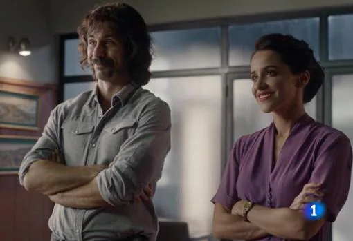 Pacino (Hugo Silva) y Lola (Macarena García) salvaron el día en el último episodio de «El Ministerio del Tiempo»