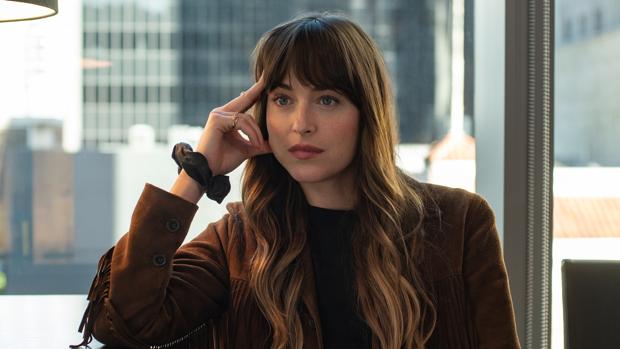 Dakota Johnson: «Ha sido una lucha crecer en una familia como la mía, con tres padres famosos»