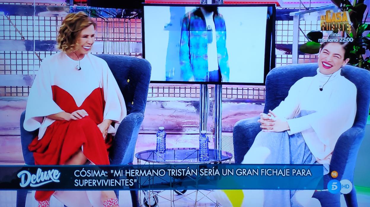 Ágatha Ruiz de la Prada y su hija Cósima, durante la entrevista de anoche