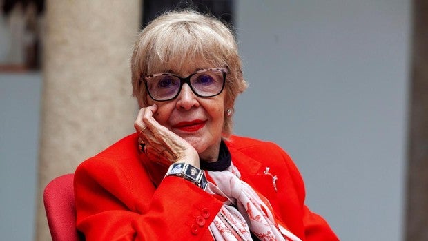 Concha Velasco dejará de presentar «Cine de barrio» tras una década