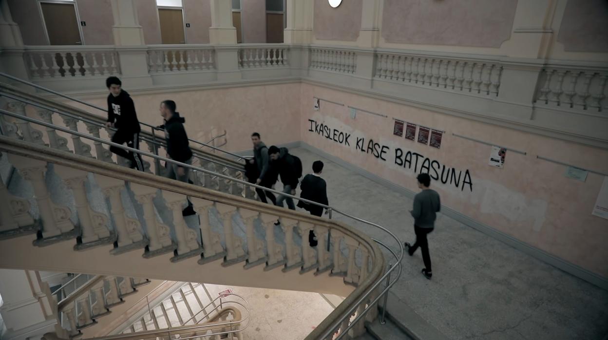 Interior de la Universidad del País Vasco filmada en el documental «Bajo el silencio»