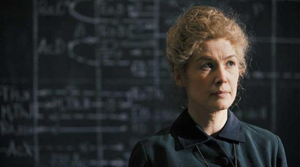 Rosamund Pike en «Madame Curie»