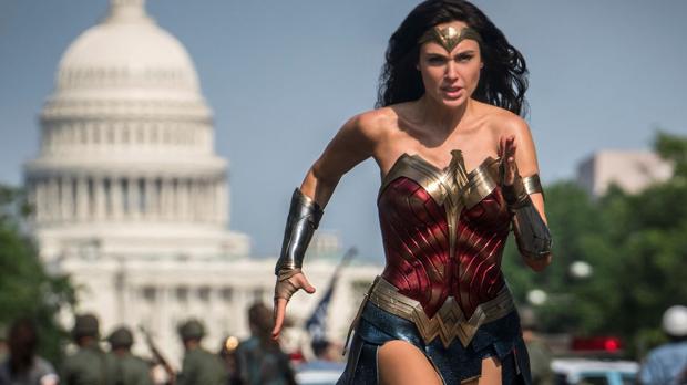 Crítica de «Wonder Woman 1984»: Gal Gadot y Kristen Wiig, pelea en el barro