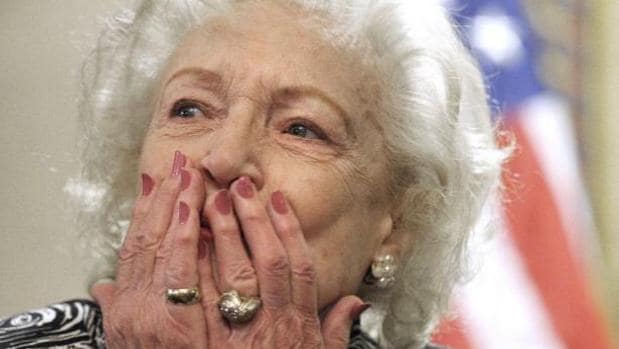 Radioactivo Perceptivo Separar Los 99 años redondos de Betty White, la última de «Las chicas de oro»