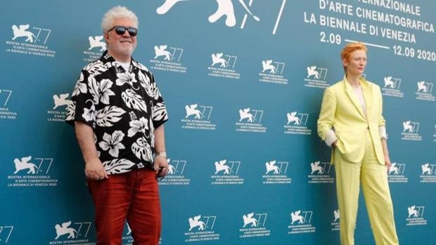 Almodóvar se queda fuera de los Oscar, donde sí están nominados dos españoles