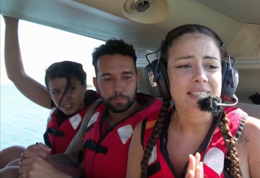 Lola, Omar y Melyssa, en el helicóptero
