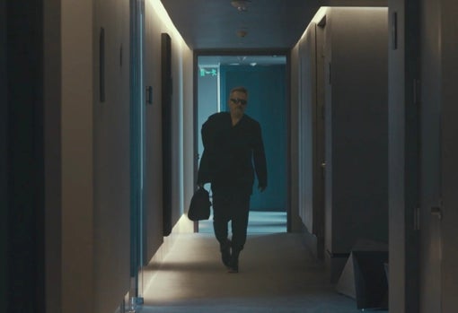 Bosé, a su llegada a la entrevista