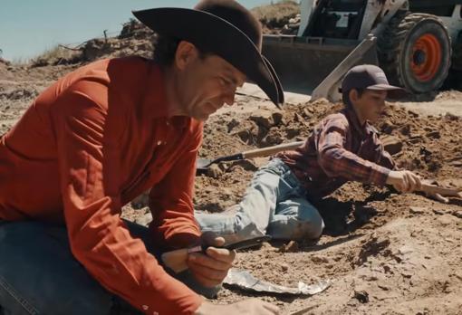 Clayton Phipps y su hijo, en 'Cazadores de dinosaurios'