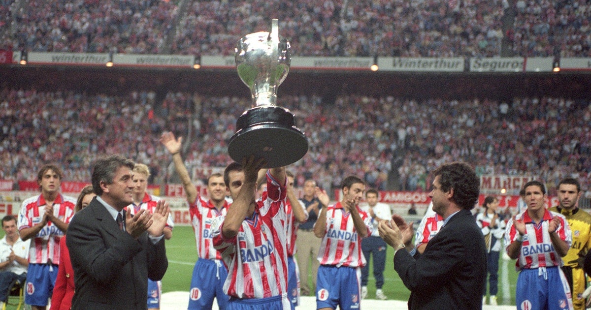 Solozábal levanta la copa de campeón de Liga 1995/96