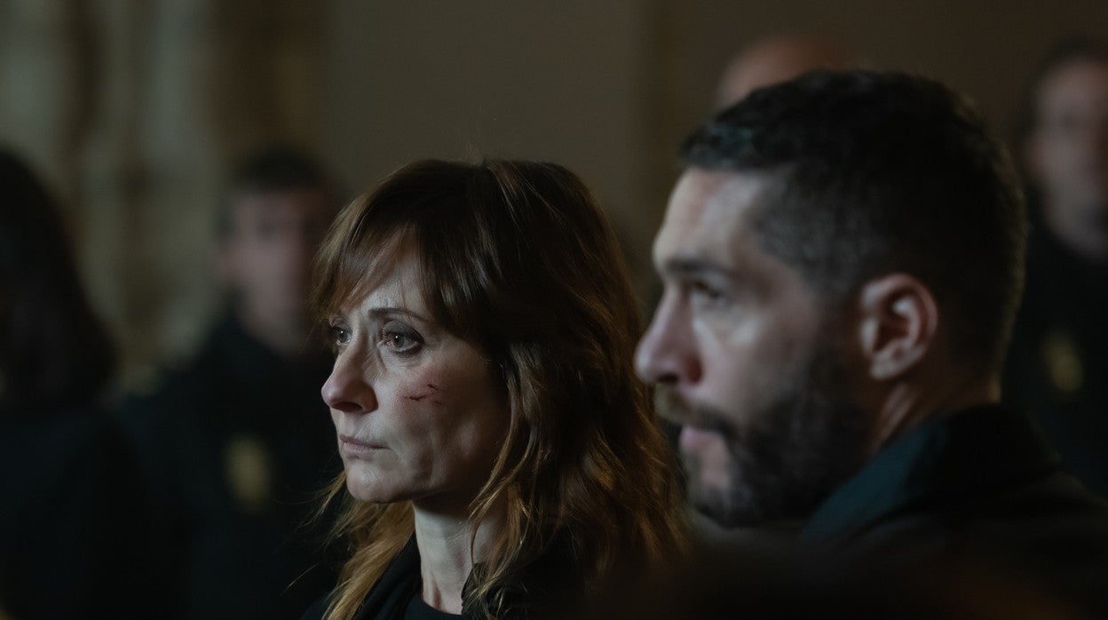 Nathalie Poza y Michel Noher, en una escena de 'La Unidad'