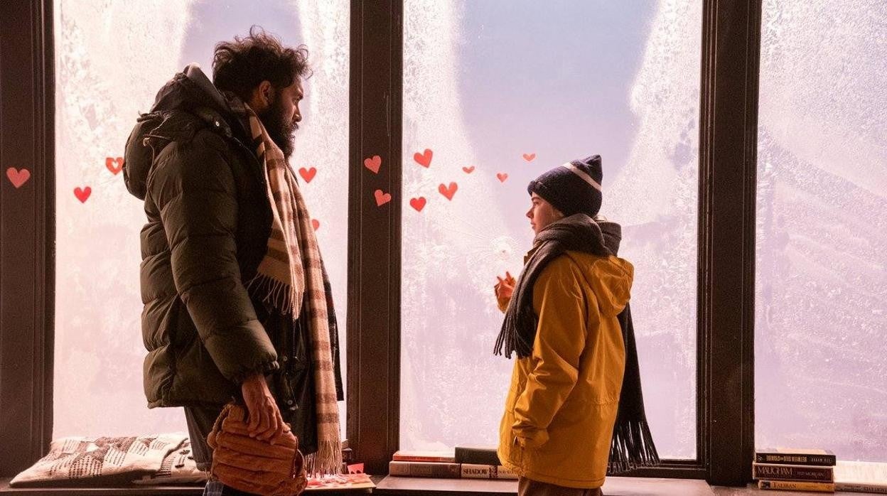 Himesh Patel y Matilda Lawler, en 'Estación once'