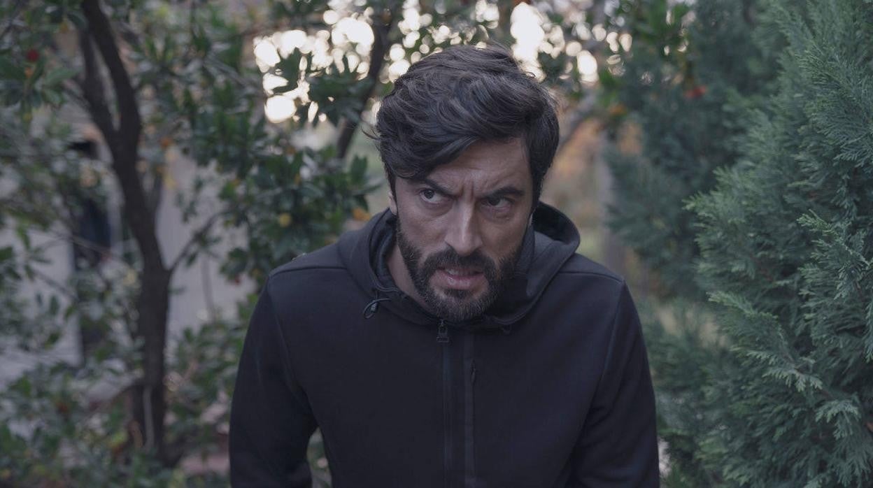 Javier Rey interpreta en 'Mentiras', la nueva serie de Antena 3, a un cirujano acusado de violación