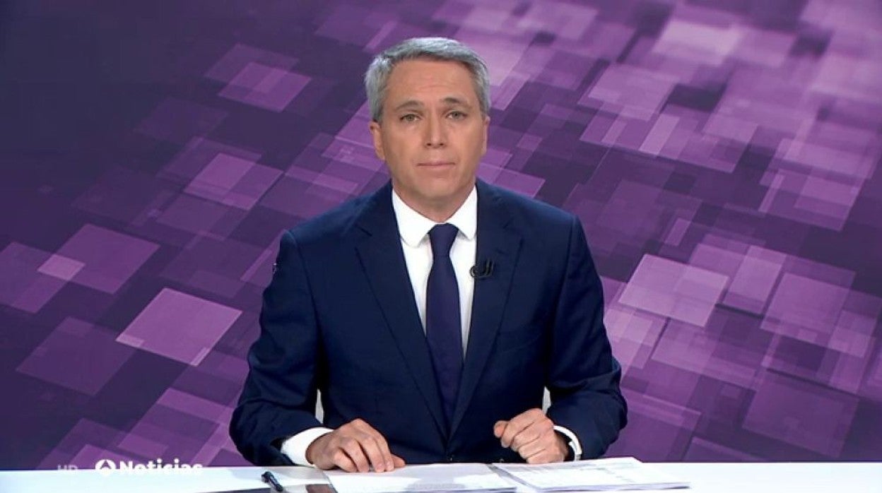 Vicente Vallés presenta el informativo nocturno de Antena 3
