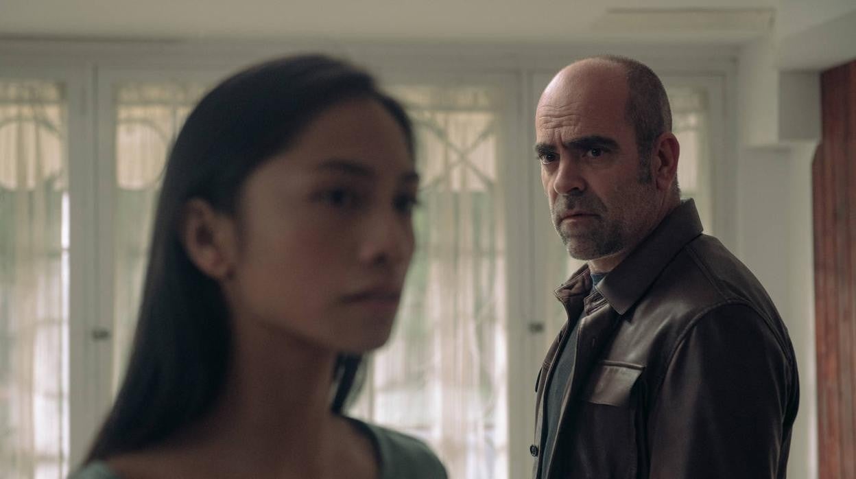 Alexandra Masangkay y Luis Tosar protagonizan una historia de amor improbable en la película de suspense 'Código Emperador'