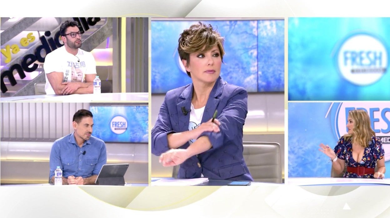 Sonsoles Ónega, en el centro, en 'Ya es mediodía'.