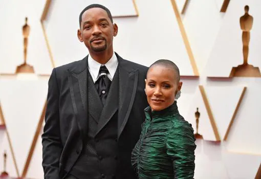 Will Smith, junto a su mujer Jada Pinkett Smith, en la alfombra roja de los Oscar 2022