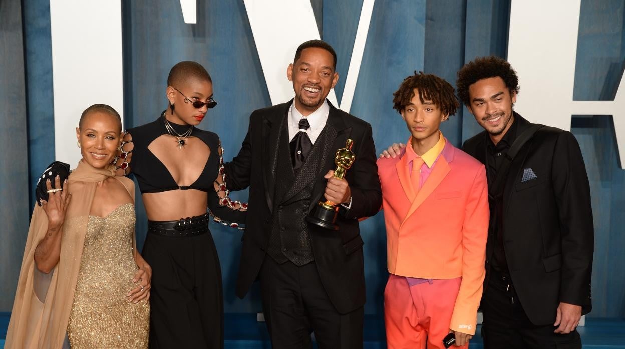 La familia Smith en la fiesta de Vanity Fair después de la gala de los Oscar en la que Will Smith pegó a Chris Rock
