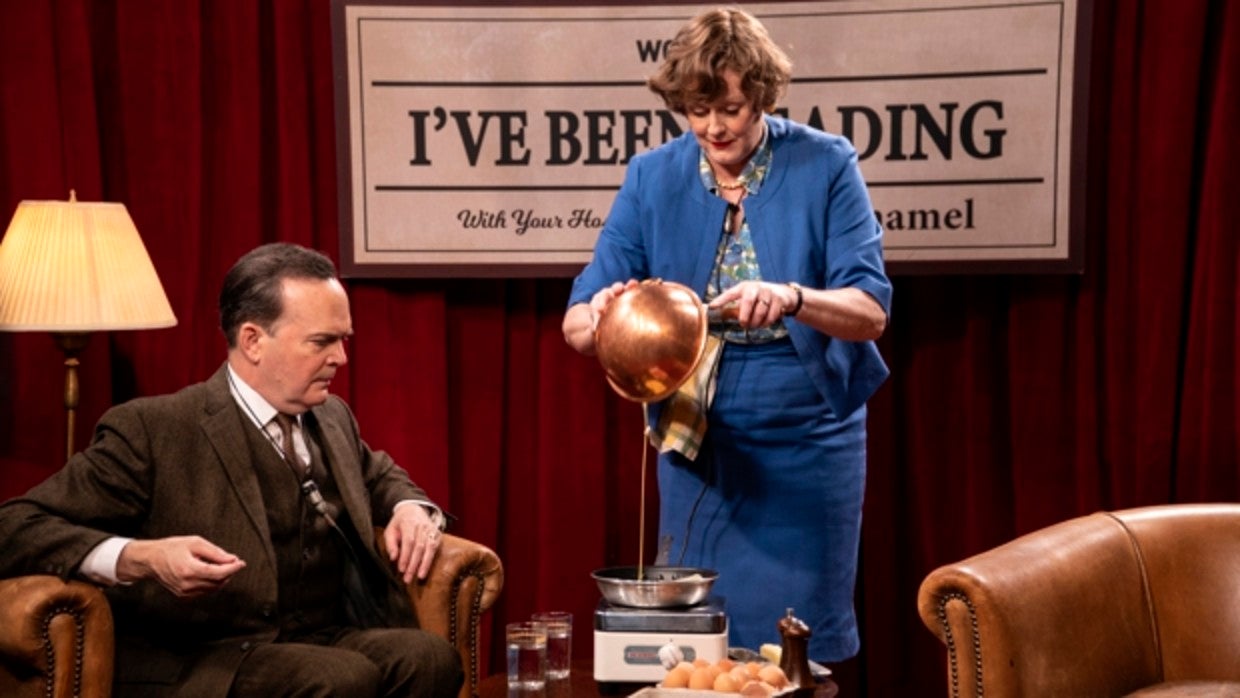 Así empezó todo, con Julia Child preparando una tortilla en directo en un programa literario de televisión