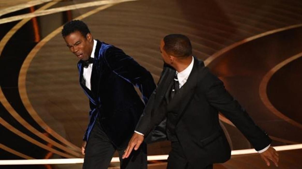 Will Smith le da una bofetada a Chris Rock en los Oscar
