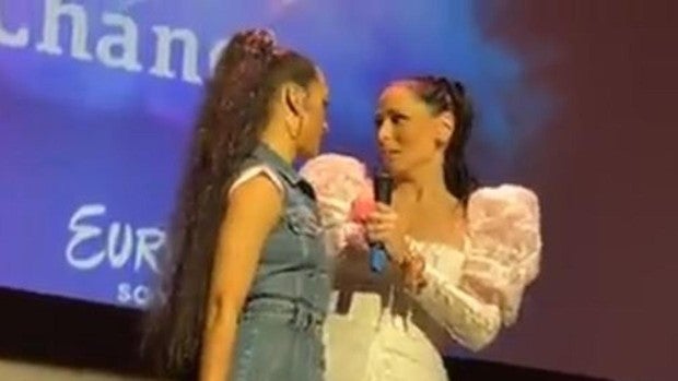 El extraño consejo de Rosa López a Chanel antes de Eurovisión: «Poco más y regalas el chichi»