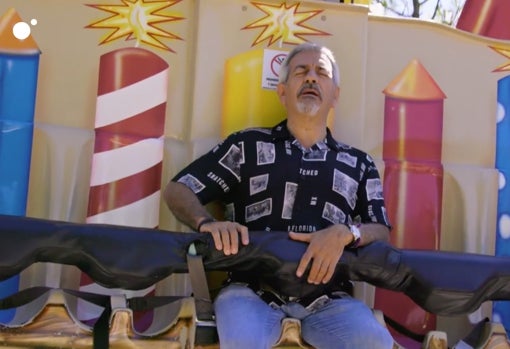 Carlos Sobera, en una atracción infantil.