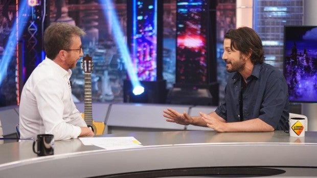 Diego Luna relata su momento más complicado en el teatro por culpa de un político corrupto: «Tenía mucho miedo»