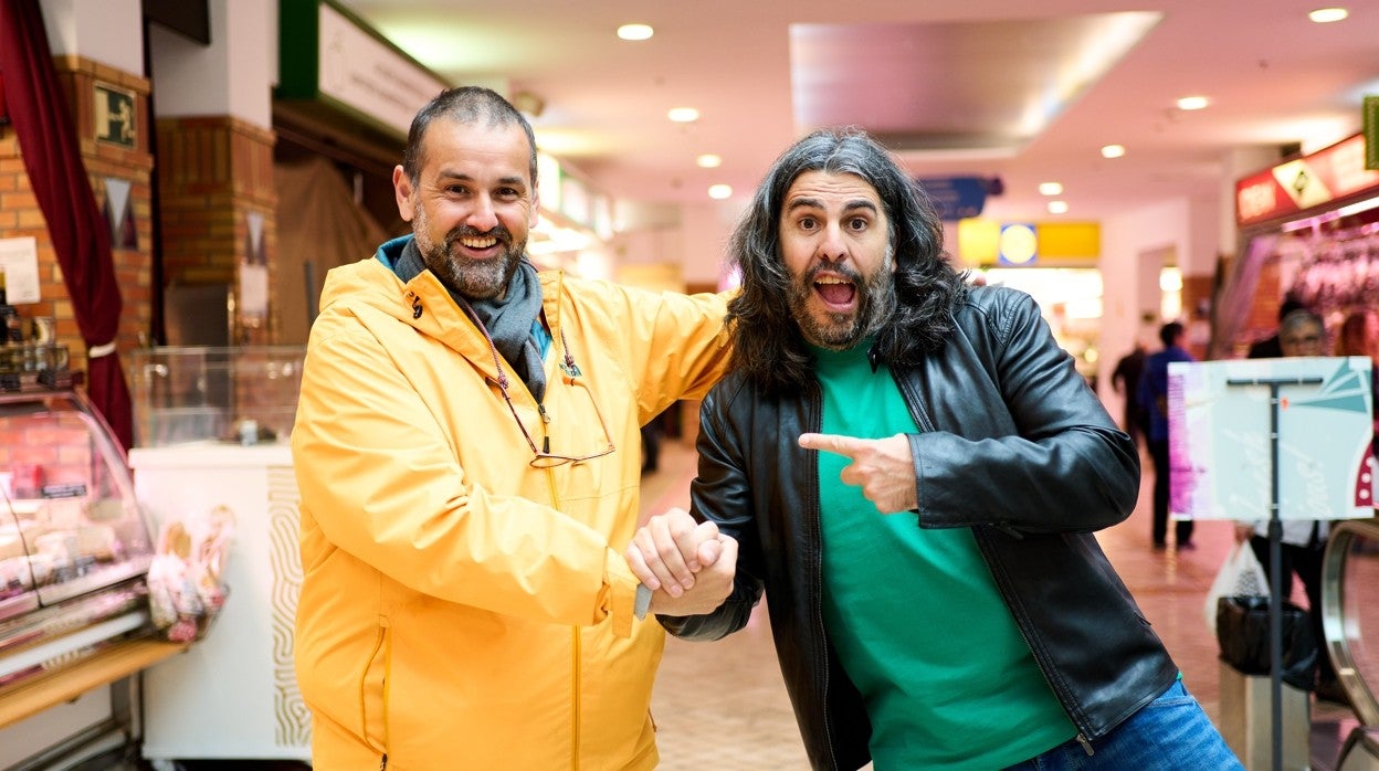 J.J. Vaquero, a la derecha, con Robin Food en el País Vasco