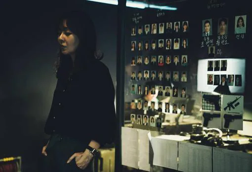 Seon Woojin ('Perdidos') es la inspectora que tiene que negociar con la banda de atracadores en 'La casa de papel: Corea'