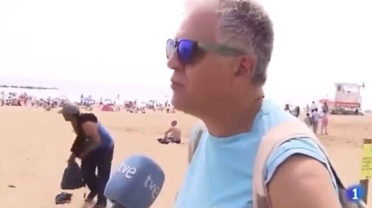 Un turista es entrevistado en TVE.